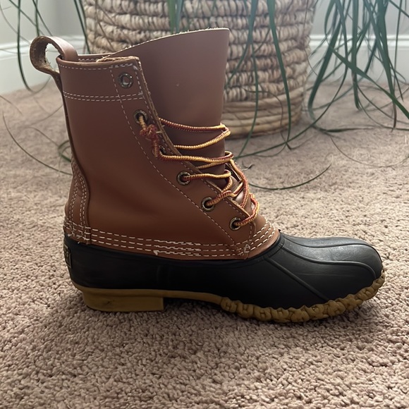 L.L. Bean Boot 8 inch Boot - Picture 3 of 4